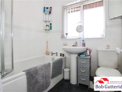 FIRST FLOOR BATHROOM